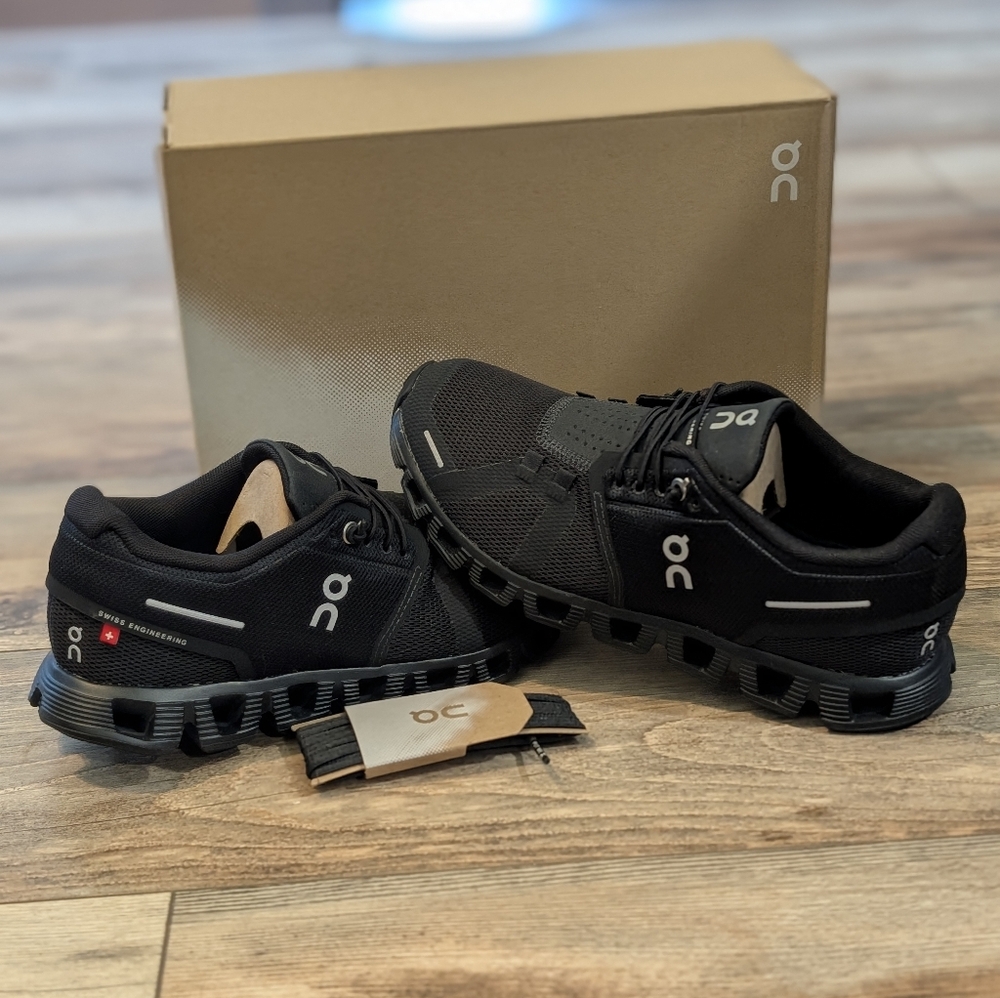 On Cloud 5 Women's Black Running Shoes